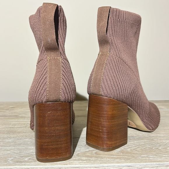 Steven- New York Size 7 brown knit ankle boots - Picture 3 of 6